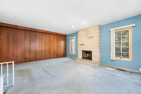 Living - 10459 S Artesian Ave, Chicago, IL 60655 photo 5 of 6