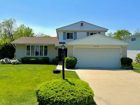 802 N Burning Bush Ln, Mount Prospect, IL 60056