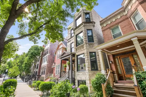 706 W Melrose Ave #3, Chicago, IL 60657