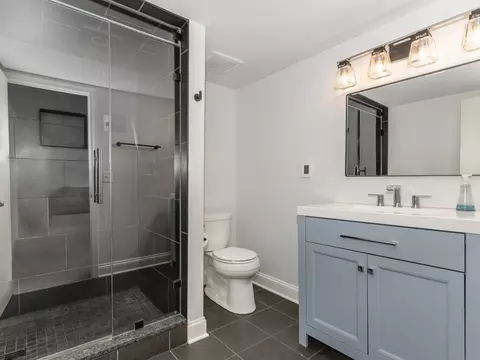 Bath - 1000 E Porter Ave, Naperville, IL 60540 photo 10 of 10
