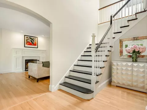 Entry Way - 1000 E Porter Ave, Naperville, IL 60540 photo 1 of 1