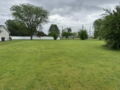 504 N Pine St, Gardner, IL 60424 photo 2