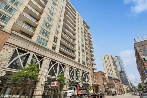 230 W Division St #1208, Chicago, IL 60610