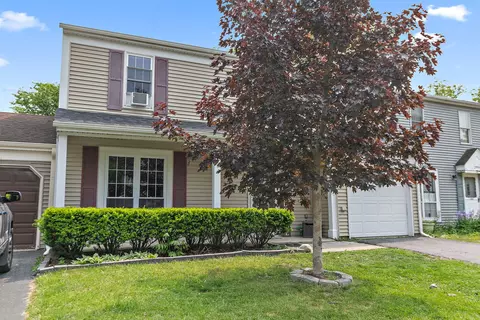 29 W437 Butternut Ln, Warrenville, IL 60555