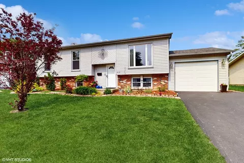 8119 Gatewood Ln, Woodridge, IL 60517