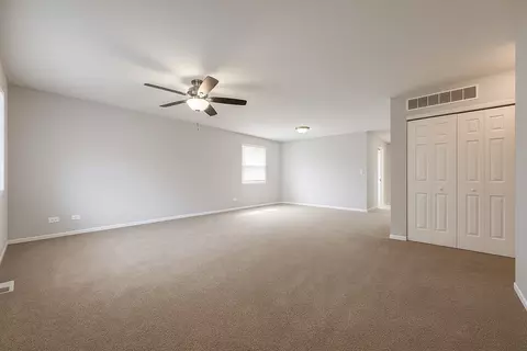 Living - 50 Oakhurst Rd, Matteson, IL 60443 photo 1 of 2