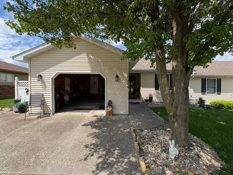 1029 Kleemann Dr #1029, Clinton, IL 61727