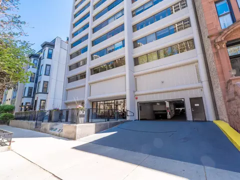 1415 N Dearborn St #25D, Chicago, IL 60610