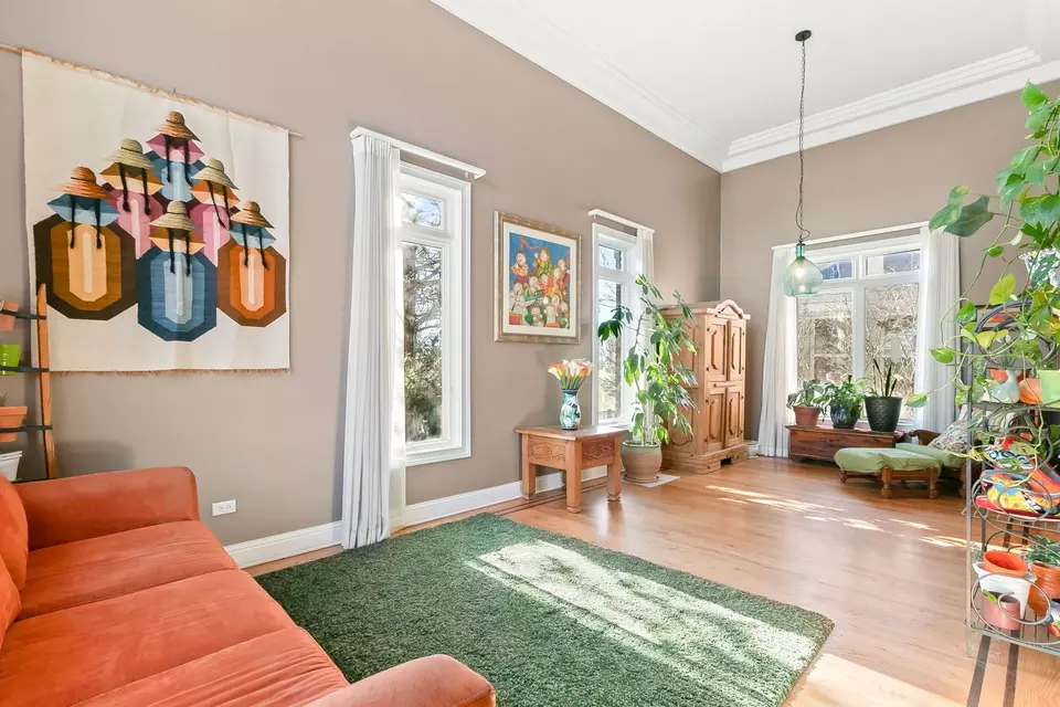 Living - 17028 S Steeplechase Pkwy, Orland Park, IL 60467 photo 2 of 2