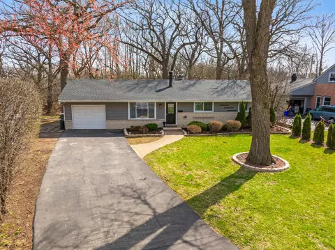 507 Birch Dr, Wheaton, IL 60187 photo 3