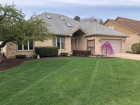 1144 W Trinity Dr, Addison, IL 60101