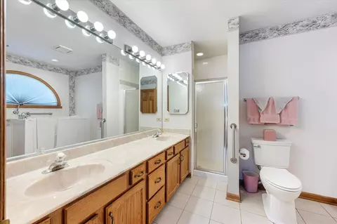 1144 W Trinity Dr, Addison, IL 60101 photo 10