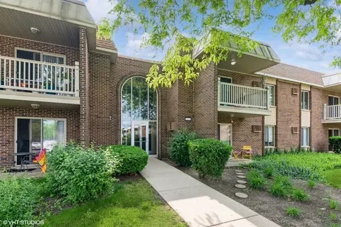 516 N Wilke Rd #105, Palatine, IL 60074