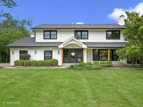 9 Charleston Rd, Hinsdale, IL 60521