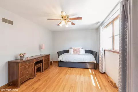 Bedroom - 1014 Douglas Ave, Flossmoor, IL 60422 photo 2 of 3