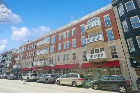 2762 N Lincoln Ave #205, Chicago, IL 60614