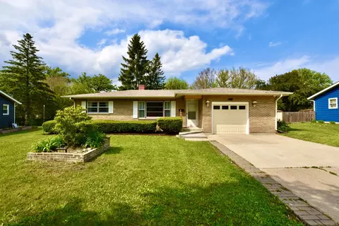 4510 Ashley Dr, Mchenry, IL 60050 photo 2