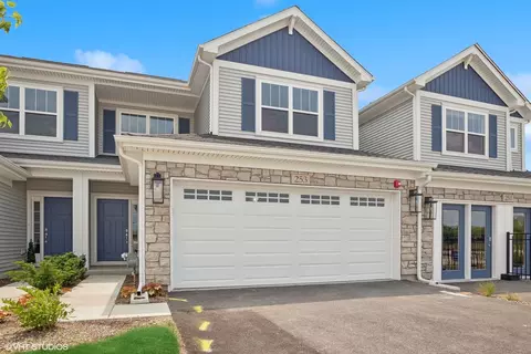 381 Masters Dr, Addison, IL 60101