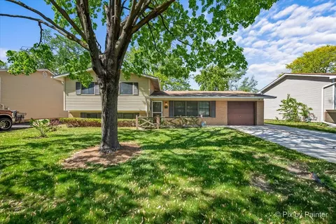 1170 Parkview Dr, Hanover Park, IL 60133