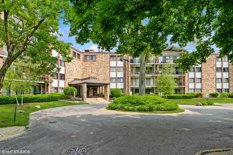 250 W Parliament Pl #115, Mount Prospect, IL 60056