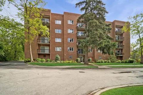 1653 River St #405, Des Plaines, IL 60016