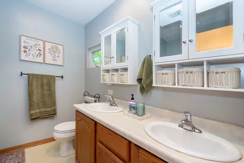 Bath - 6809 Normandy Dr, Spring Grove, IL 60081 photo 3 of 4