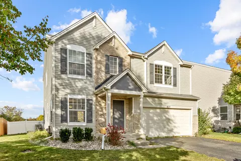 870 Black Cherry Ln, Round Lake Heights, IL 60073