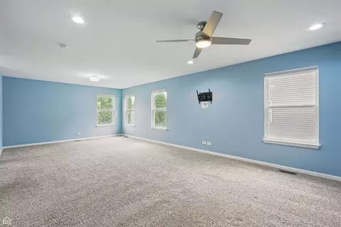 Living - 465 Blue Heron Cir, Bartlett, IL 60103 photo 11 of 11