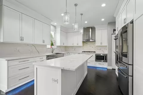 Kitchen - 465 Blue Heron Cir, Bartlett, IL 60103 photo 2 of 5