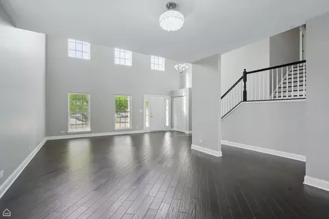 Living - 465 Blue Heron Cir, Bartlett, IL 60103 photo 5 of 11