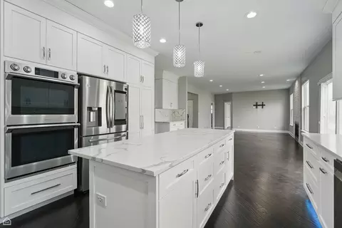 Kitchen - 465 Blue Heron Cir, Bartlett, IL 60103 photo 4 of 5