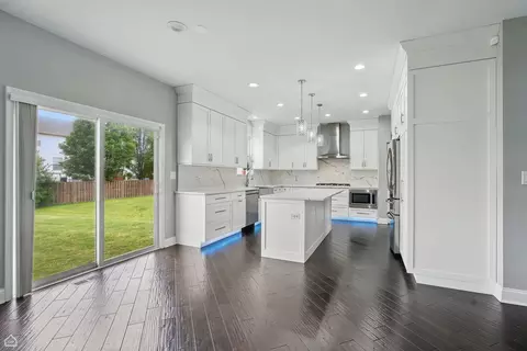 Kitchen - 465 Blue Heron Cir, Bartlett, IL 60103 photo 5 of 5