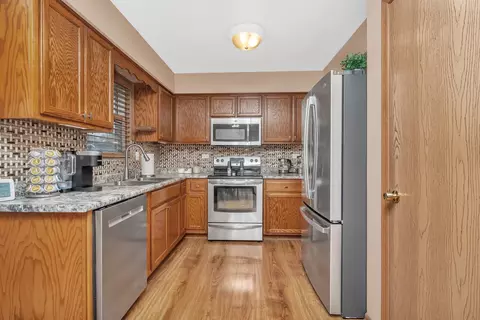 2111 Hastings Dr, Plainfield, IL 60586 photo 6
