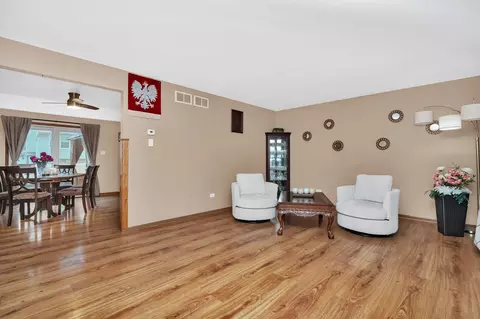 2111 Hastings Dr, Plainfield, IL 60586 photo 2