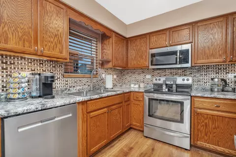 2111 Hastings Dr, Plainfield, IL 60586 photo 7
