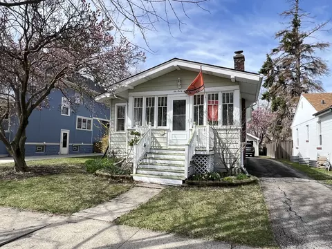 636 N Stone Ave, La Grange Park, IL 60526