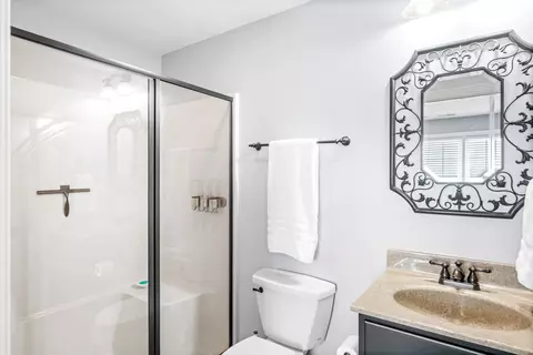 Bath - 4 Emerald Crest Ct, Bloomington, IL 61705 photo 11 of 13