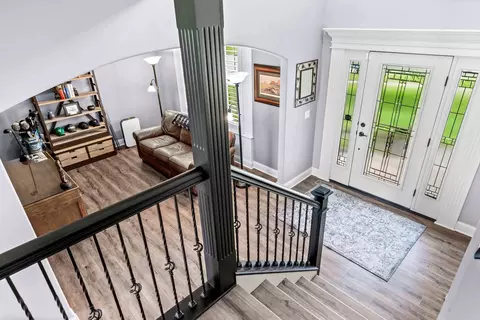 Entry Way - 4 Emerald Crest Ct, Bloomington, IL 61705 photo 12 of 15