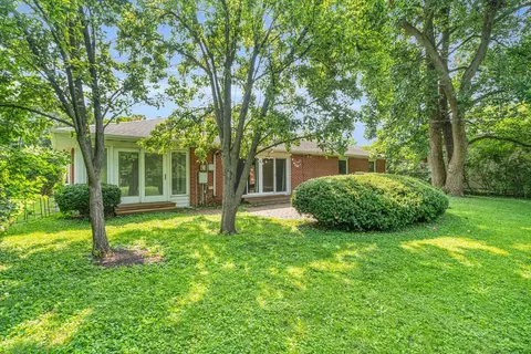 Exterior - 70 Greencroft Dr, Champaign, IL 61821 photo 8 of 12