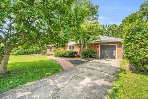 Exterior - 70 Greencroft Dr, Champaign, IL 61821 photo 2 of 12