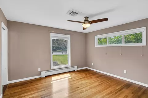 Bedroom - 70 Greencroft Dr, Champaign, IL 61821 photo 1 of 7