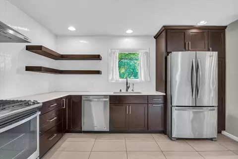 Kitchen - 70 Greencroft Dr, Champaign, IL 61821 photo 4 of 5