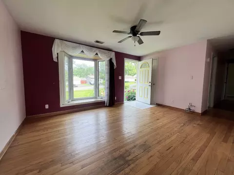 Living - 1707 Highview Ave, Mchenry, IL 60050 photo 1 of 2