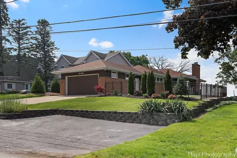 25358 W Columbia Bay Dr, Lake Villa, IL 60046