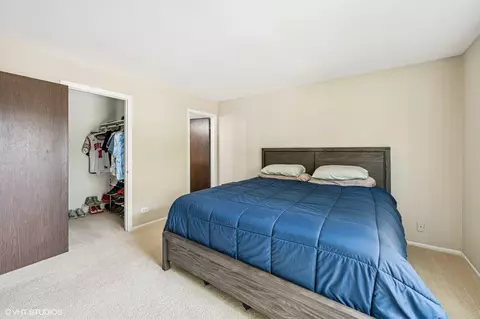 Bedroom - 2980 Northampton Dr #A2, Rolling Meadows, IL 60008 photo 2 of 4