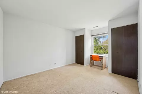 Bedroom - 2980 Northampton Dr #A2, Rolling Meadows, IL 60008 photo 3 of 4