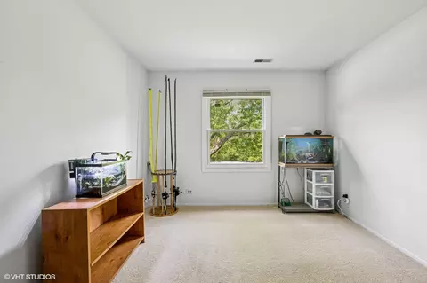 Bedroom - 2980 Northampton Dr #A2, Rolling Meadows, IL 60008 photo 4 of 4