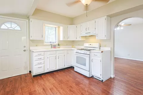 Kitchen - 359 Elm St, Elgin, IL 60123 photo 2 of 2