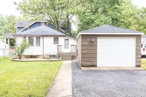359 Elm St, Elgin, IL 60123