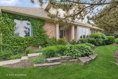 1793 Brush Hill Ln, Glenview, IL 60025